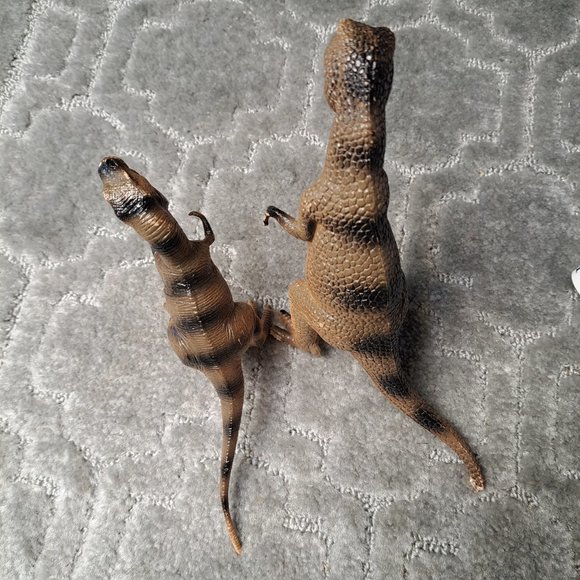 DINOSAURS LOT OF 2 CHINA TYRANNOSAURUS REX DINOSAUR PLASTIC TOY PLAY REALISTIC - Picture 5 of 9